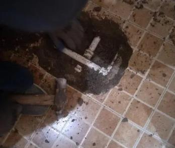 双江卫生间漏水维修公司为您分享下卫生间渗水如何处理及注意事项